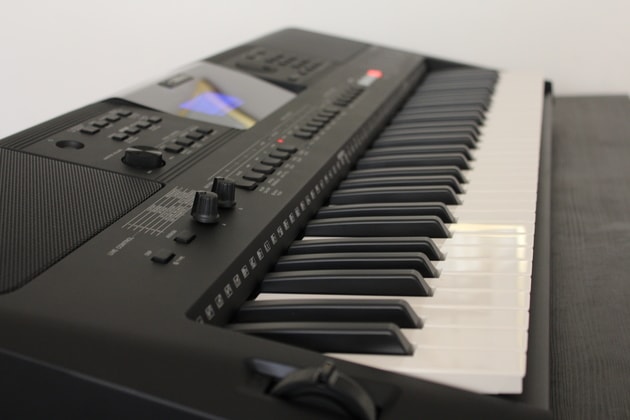 Yamaha PSR-E453 im Einsatz