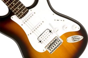 Fender Squier Bullet Strat Tremolo HSS IL BSB E-Gitarre