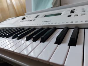 Yamaha EZ-300 Leuchttasten Keyboard